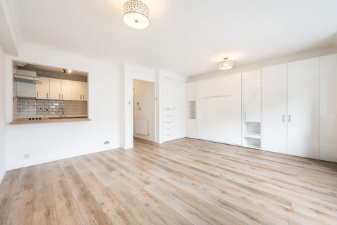 Studio for sale, Marlyn Lodge, Portsoken Street, London