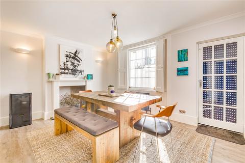 3 bedroom house to rent, St Philip's Way, London