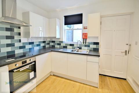 2 bedroom semi-detached house to rent, Sunningdale, Ascot