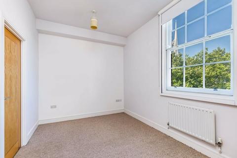 2 bedroom apartment to rent, Victory Road, Portsmouth