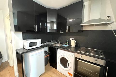 2 bedroom apartment to rent, Finchley Road, London, NW3