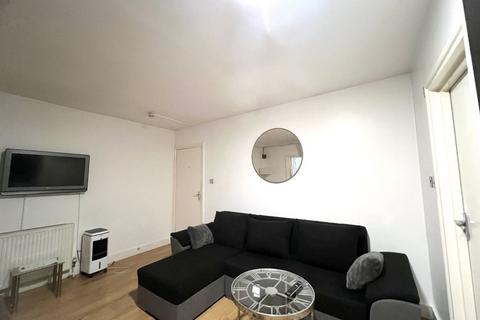 2 bedroom apartment to rent, Finchley Road, London, NW3