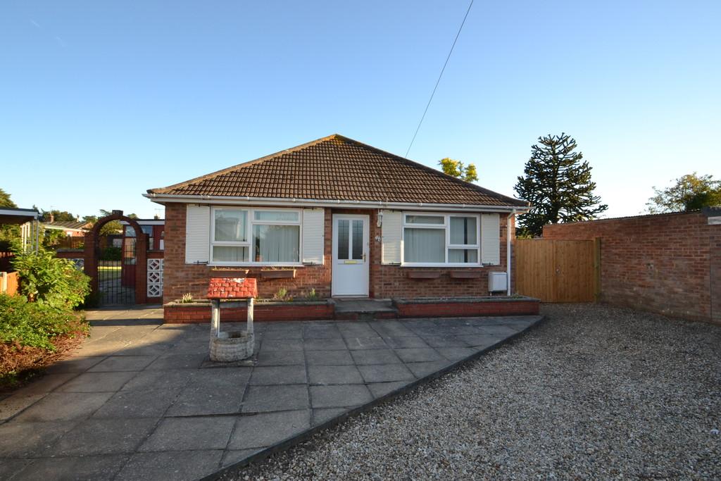 Linacre Close 3 bed detached bungalow £250,000