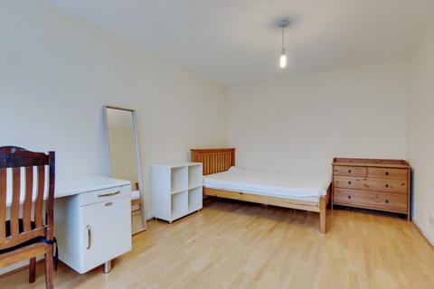 4 bedroom terraced house to rent, Penrhyn Road, Kingston Upon Thames