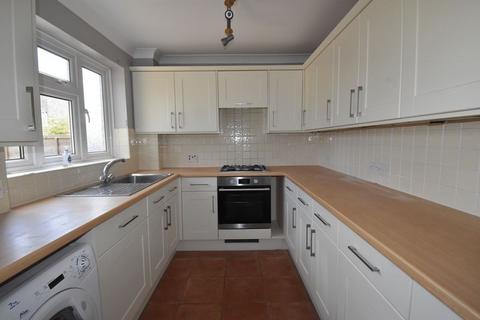 3 bedroom semi-detached house to rent, Hollyhock Close, Basingstoke RG22