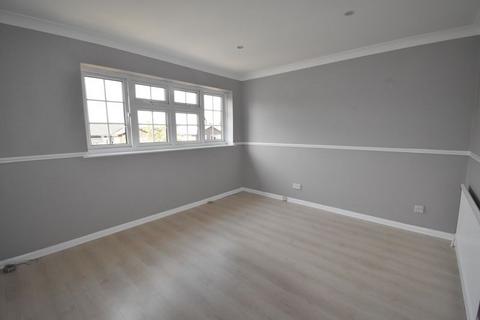 3 bedroom semi-detached house to rent, Hollyhock Close, Basingstoke RG22