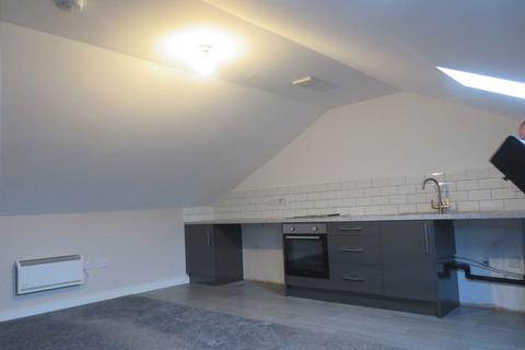 1 bedroom flat to rent, Eastway, Shaw, OL2