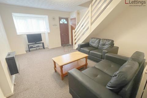 2 bedroom terraced house to rent, Alfreton Road, Nottingham