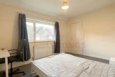 2 bedroom terraced house to rent, Lenton Abbey Nottingham