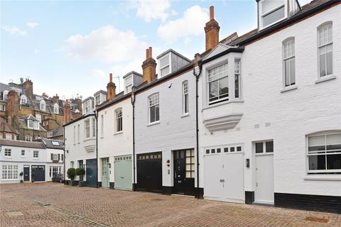 4 bedroom detached house to rent, Pont Street Mews, London, SW1X