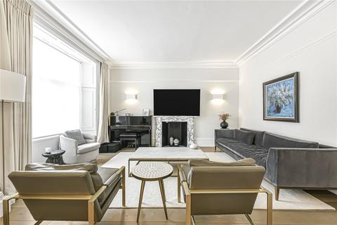 undefined, Carlton Hill, St. John's Wood, London, NW8
