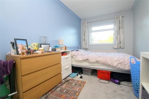 2 bedroom flat for sale - Heather Court, 109 Avondale Avenue, Staines, Middlesex