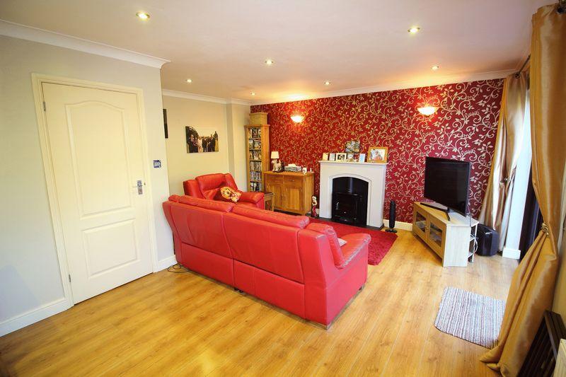 ELDON ROAD, CATERHAM ON THE HILL 4 bed detached house £479,950