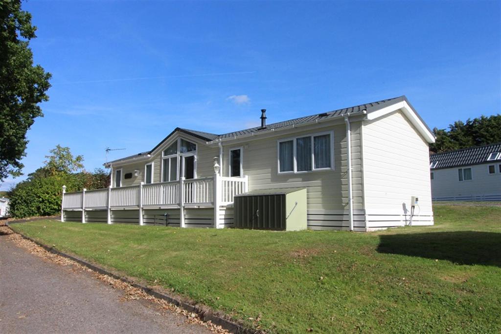 Seabreeze, Shorefield, Downton 2 bed mobile home £60,000
