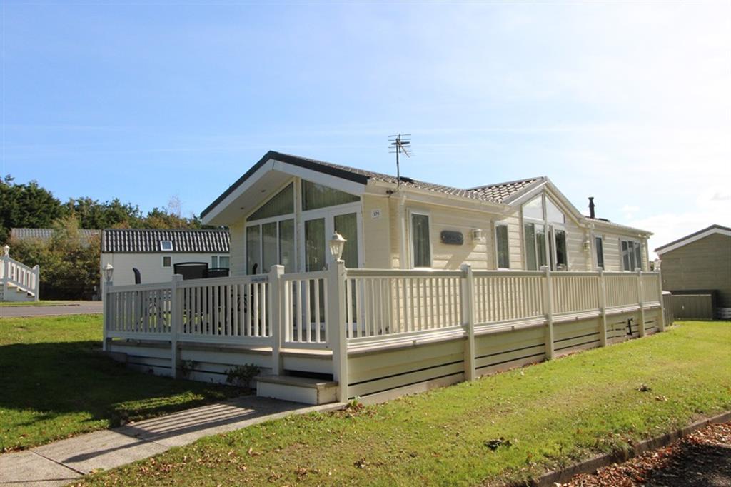 Seabreeze, Shorefield, Downton 2 bed mobile home £60,000