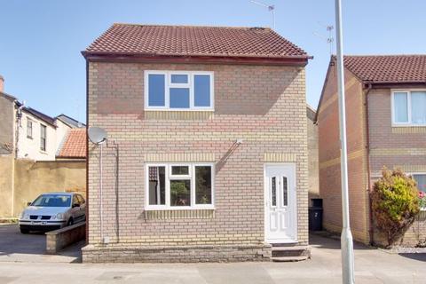 3 bedroom detached house to rent, Timbrell Street, Trowbridge
