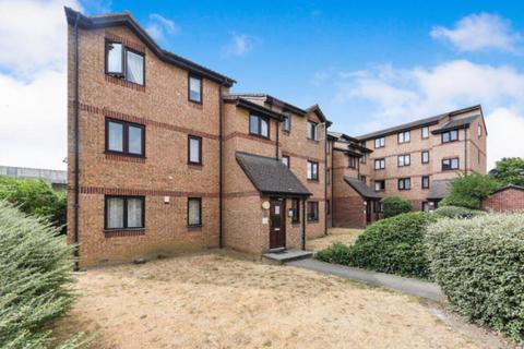 1 bedroom ground floor flat to rent, Bridge Meadows, London SE14