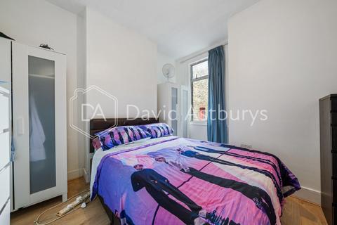 2 bedroom flat to rent, Lyndhurst Road, Wood Green, London