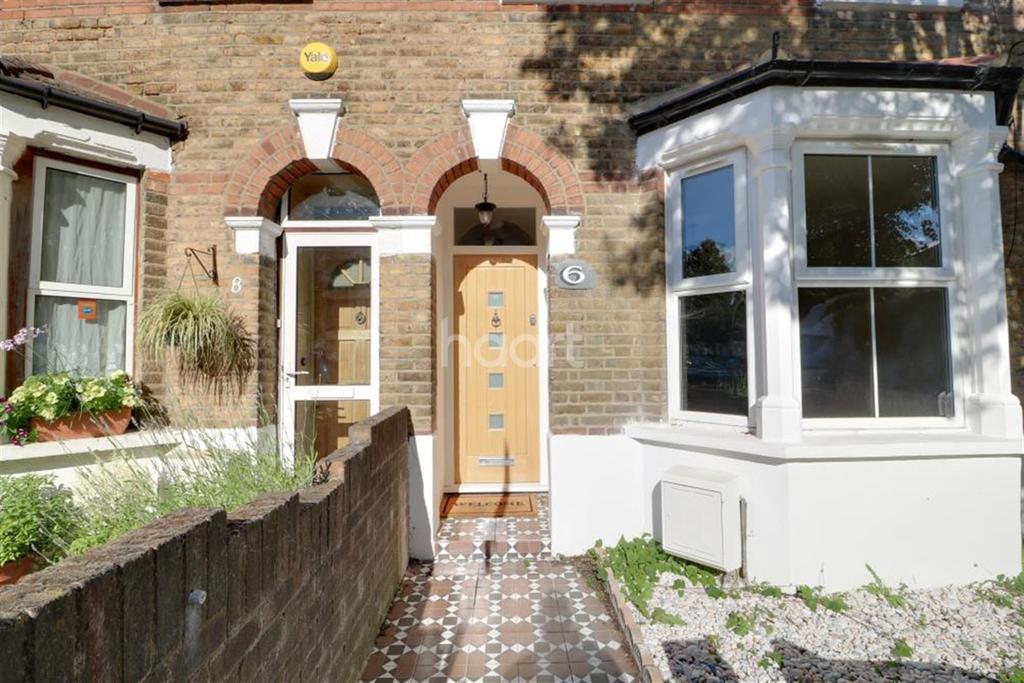 Clive Road Enfield EN1 4 bed terraced house £2,200 pcm (£508 pw)
