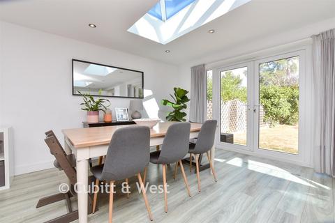 4 bedroom chalet for sale, Cannonside, Fetcham KT22