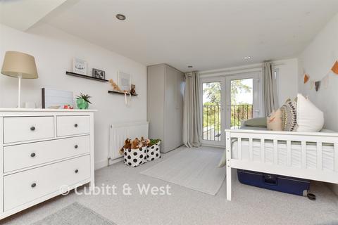 4 bedroom chalet for sale, Cannonside, Fetcham KT22