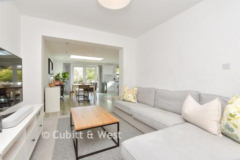4 bedroom chalet for sale, Cannonside, Fetcham KT22