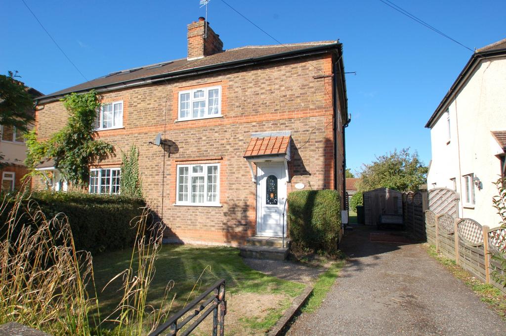 Blind Lane, Flackwell Heath, HP10 3 bed semidetached house £440,000
