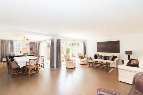 undefined, Surrey Close, Finchley, N3