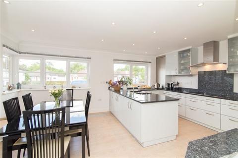 undefined, Surrey Close, Finchley, N3
