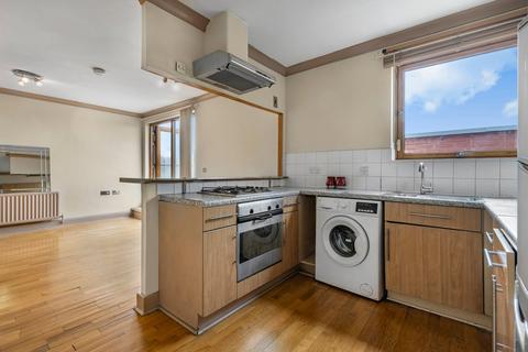 2 bedroom flat for sale, Commercial Road, London