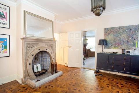 3 bedroom flat to rent, Heath Villas, Queens Place, Ascot, Berkshire