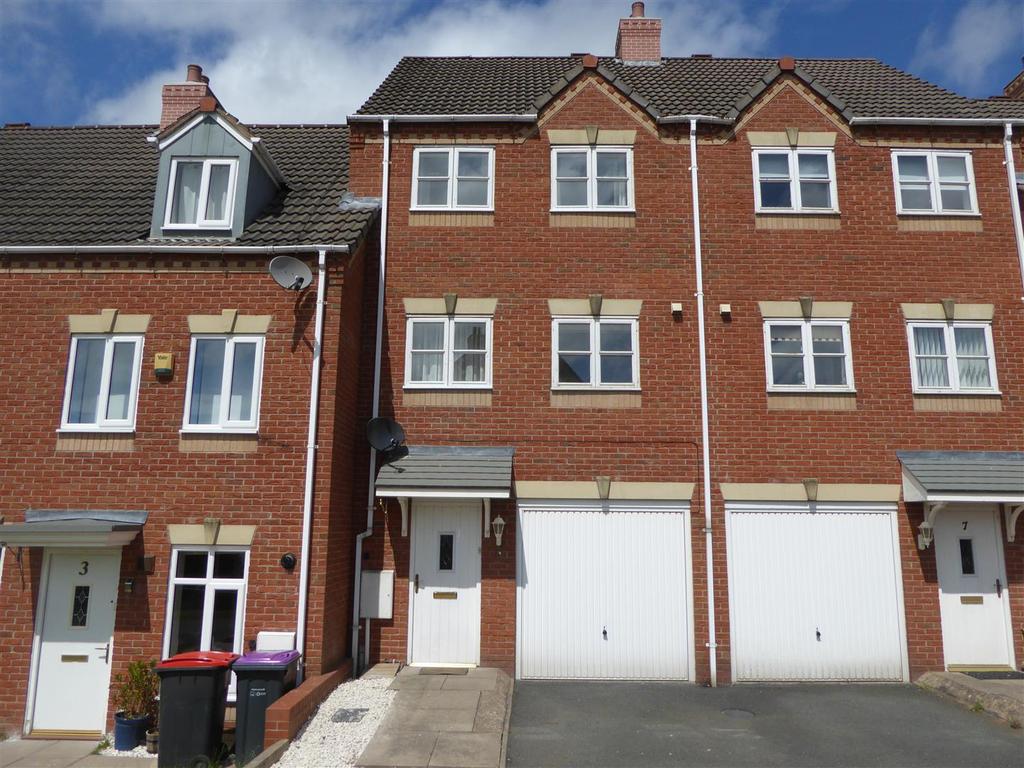Churchward Drive, Newdale, Telford 3 bed terraced house £152,500