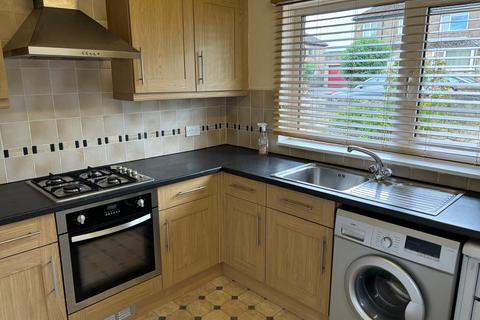 2 bedroom bungalow to rent, Briarlyn Road, Huddersfield, West Yorkshire, HD3 3NP