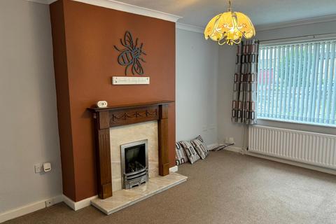 2 bedroom bungalow to rent, Briarlyn Road, Huddersfield, West Yorkshire, HD3 3NP