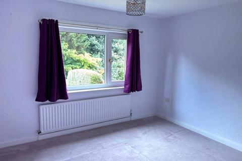 2 bedroom bungalow to rent, Briarlyn Road, Huddersfield, West Yorkshire, HD3 3NP