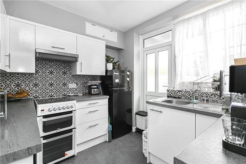 2 bedroom apartment for sale, Lebanon Court, Richmond Road, Twickenham, TW1