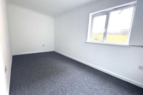 2 bedroom ground floor flat to rent, Surrey Road, Margate