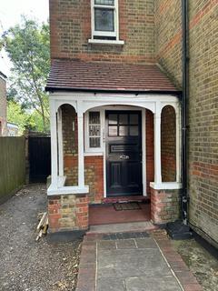 1 bedroom ground floor flat to rent, Canadian Avenue, London