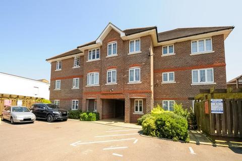 1 bedroom apartment to rent, Fieldview Court,  Farnburn Avenue,  SL1