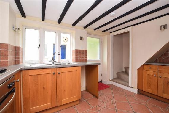 Carters Cottages Redhill Surrey 2 Bed Semi Detached House 375 000