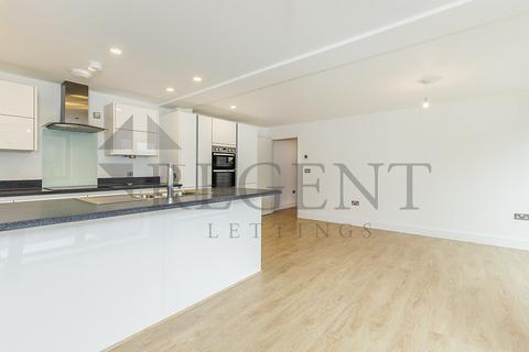 3 bedroom apartment to rent, Bedford Road, Clapham, SW4