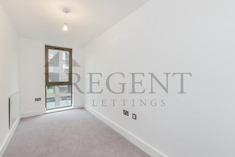 3 bedroom apartment to rent, Bedford Road, Clapham, SW4