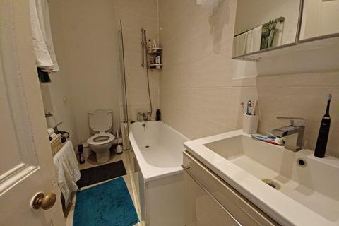 2 bedroom flat to rent, Mount pleasant villas, Finsbury Park