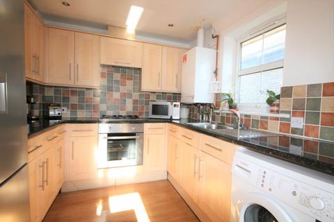 2 bedroom apartment to rent - Clydesdale Road, Hornchurch