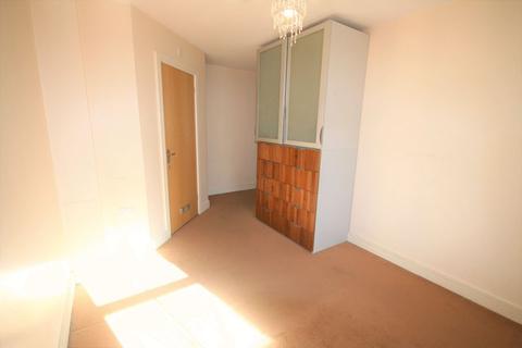 2 bedroom apartment to rent - Clydesdale Road, Hornchurch