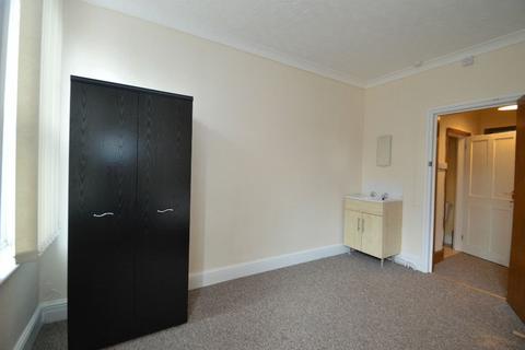 1 bedroom in a house share to rent - Crown Street, Newark - Bills Inc