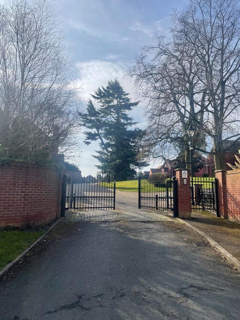Gate to front