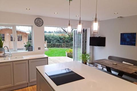 6 Greyfriars Drive, Bromsgrove, B61 7LF
