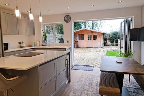 6 Greyfriars Drive, Bromsgrove, B61 7LF