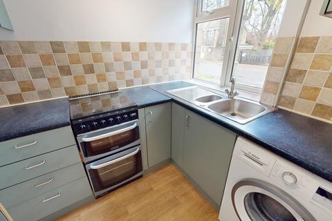 3 bedroom semi-detached house to rent, Belworth Drive, Cheltenham